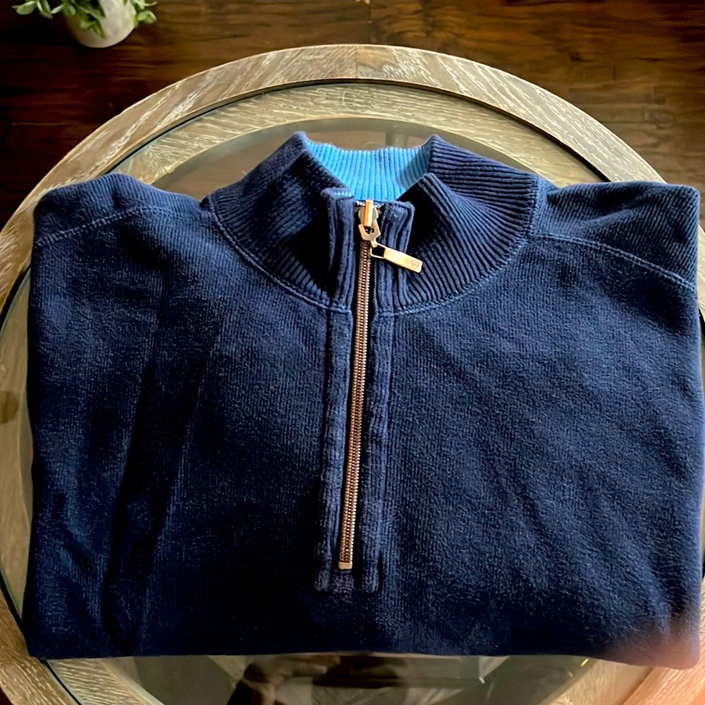 Tommy Bahama preLoved sweater. In excellent condition.